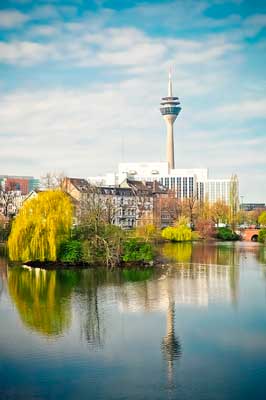 Düsseldorf mit Blick auf Rheinturm