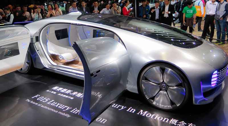 Prototyp eines futuristischen E-Autos