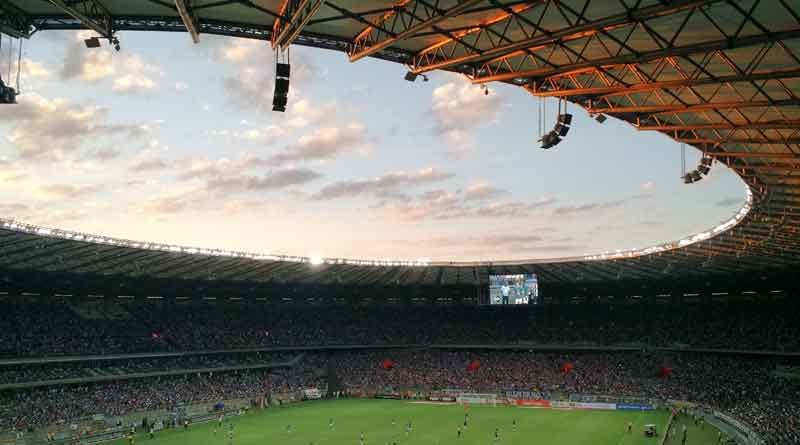 Blick ins Innere eines Fussballstadions