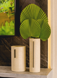 Raumdeko: Vasen mit fächerförmigen Blättern