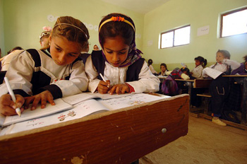 Irakische Mädchen in einer Schule