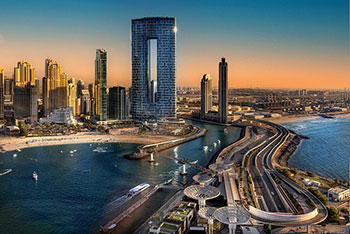 Dubai Innenstadt mit Highway