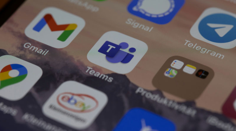 dimitri-karastelev-unsplash - Microsoft Teams Button
