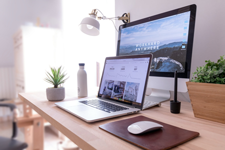 Ergonomisch gestalteter Arbeitsplatz
