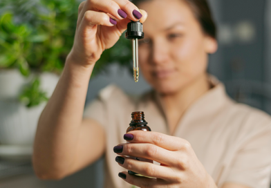 Sanfte Balance: Warum CBD das weibliche Wohlbefinden im Zyklus revolutioniert