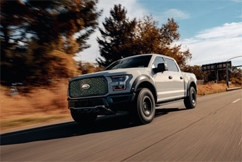 Grauer Ford Ranger Seitenansicht