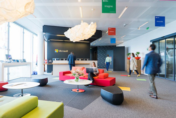 Empfangsbereich bei Microsoft als Beispiel für eine starke Corporate Identity